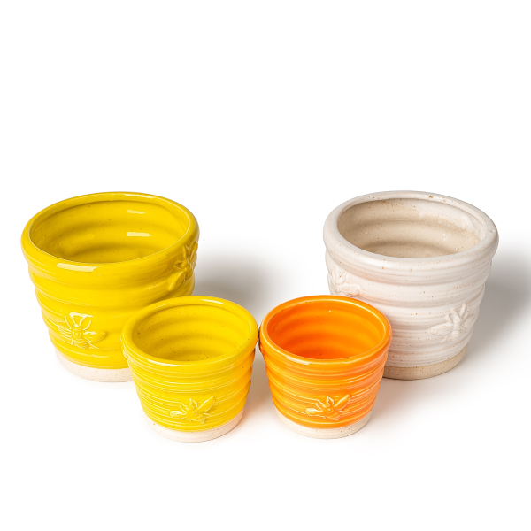 Want a elevate do spás agus taithí gifting? Bain triail as an Próca Coinnle Ceirmeach seo Céir bheach le Mionsonraí Adorable Bee!
