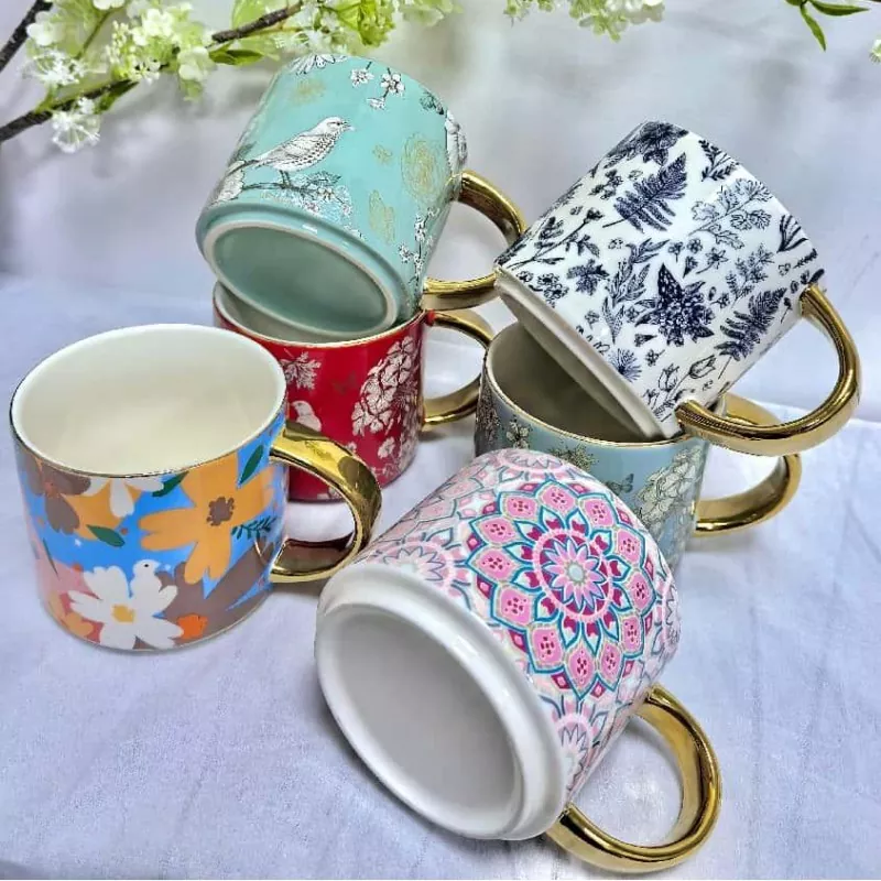 Mug Ceirmeach Le Láimhseáil Óir Leictreaphlátáilte Mug Ceirmeach Le Láimhseáil Óir Leictreaphlátáilte