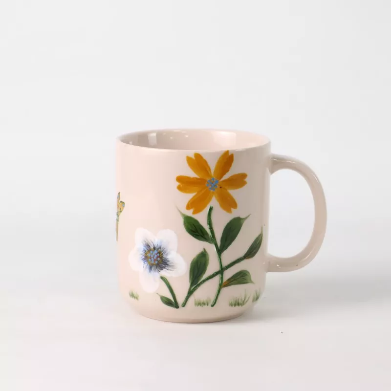 Mug Ceirmeach Bláthanna Lámhphéinteáilte