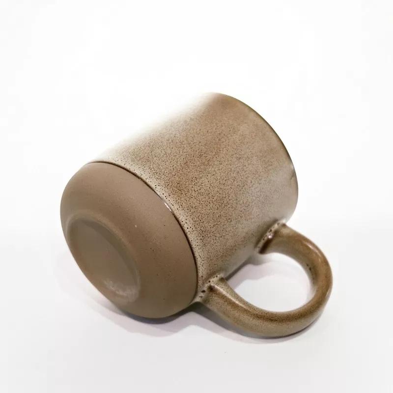 Mug Taistil Ceirmeacha Simplí Nua-Aimseartha